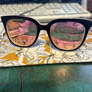 Blenders sun glasses . Atlantis rose . Excellent condition